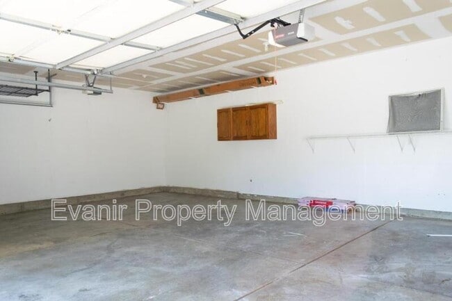 Building Photo - 1142 Deercreek Dr