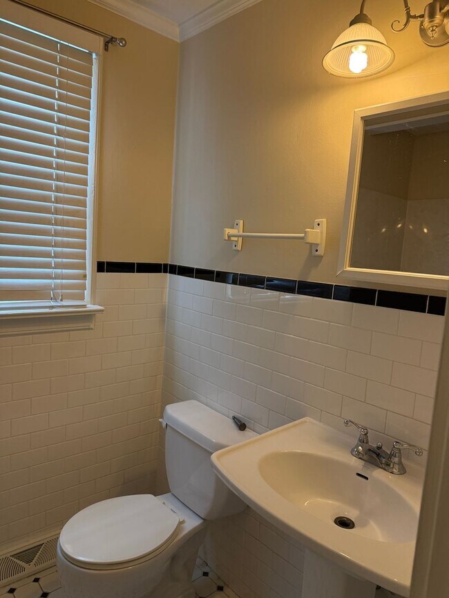 Building Photo - Lexington Office Space