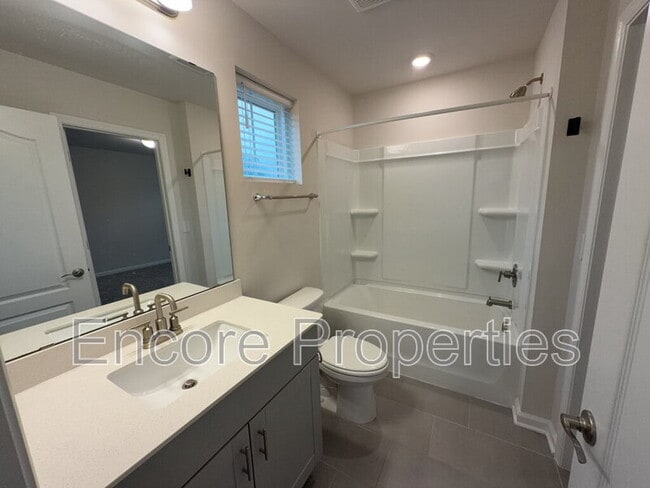 Building Photo - 304 Joneshaven Dr