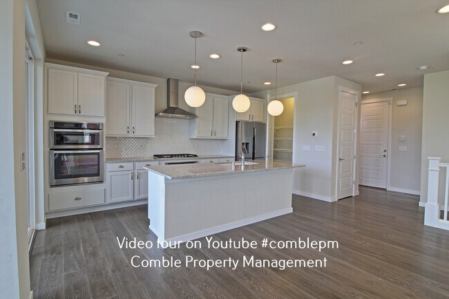 Building Photo - 34418 SE Groshell St