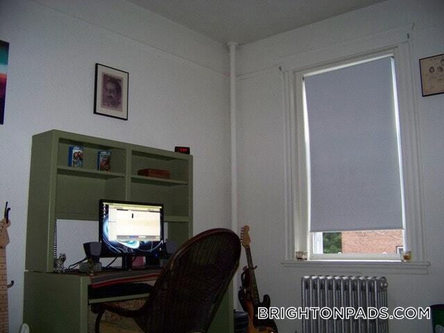 Building Photo - 2045 Commonwealth Ave