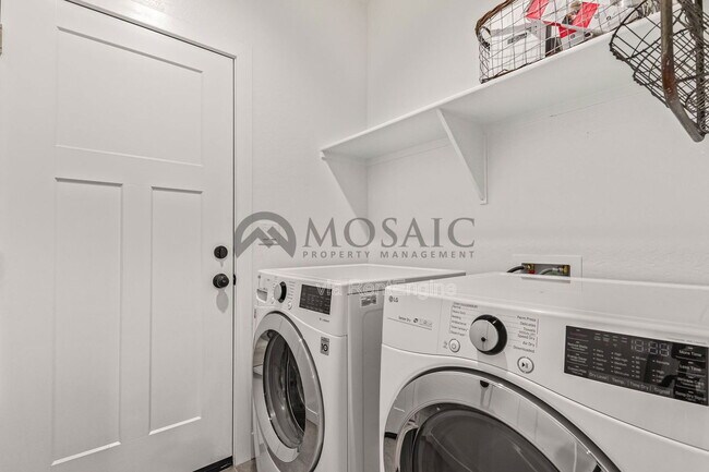 Building Photo - 5009 S 11th Pl