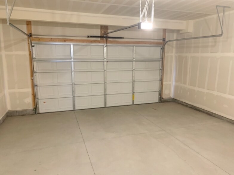 Building Photo - 13967 Silver Peak Ln