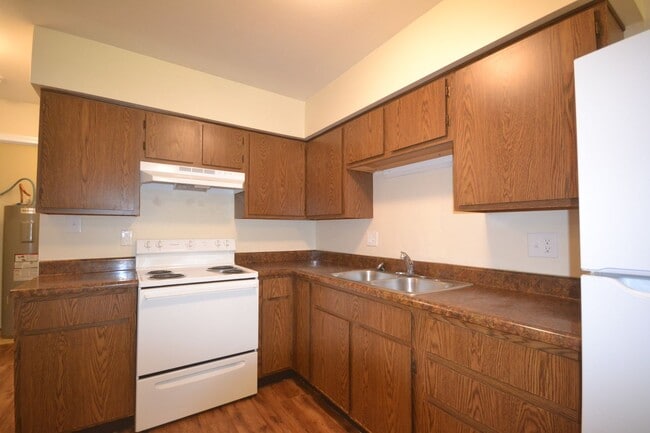 Building Photo - Sommerfield Apartments