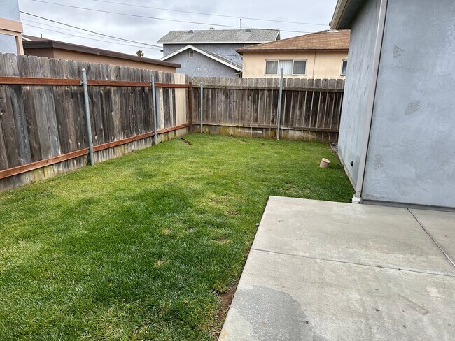 Building Photo - Imperial Beach 2 bed/2 bath home