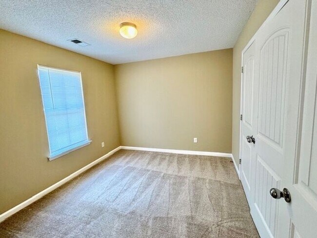 Building Photo - Now Leasing a 3-Bedroom 2 home in Cordova....