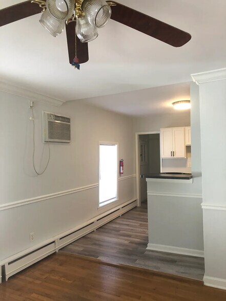 breakfast bar - 206 N Normal St