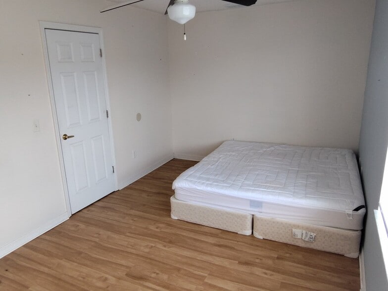 Building Photo - 400 Australian Way