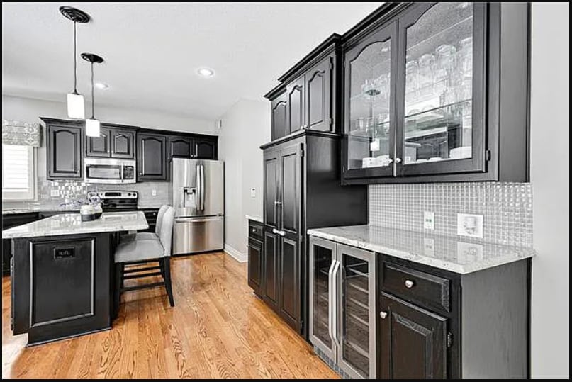 Building Photo - 8000 W 146th St