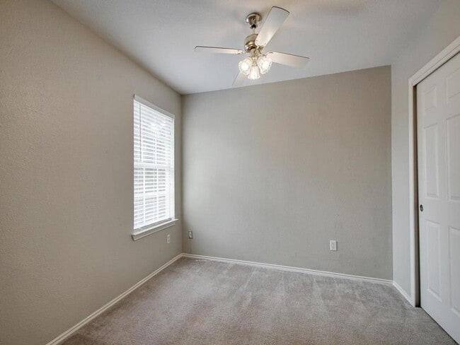 Building Photo - 427 Territory Trail