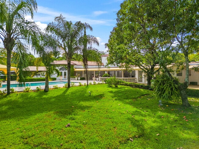 Building Photo - 12300 Old Cutler Rd