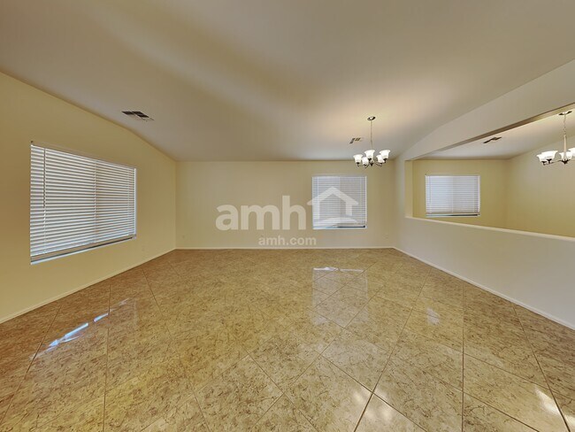 Building Photo - 3933 E Mica Rd