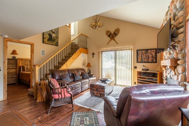 Building Photo - Redpine Chalet