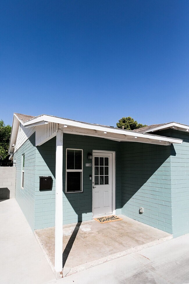 Building Photo - 1 Bed | 1 Bath -  Bungalow Style Unit