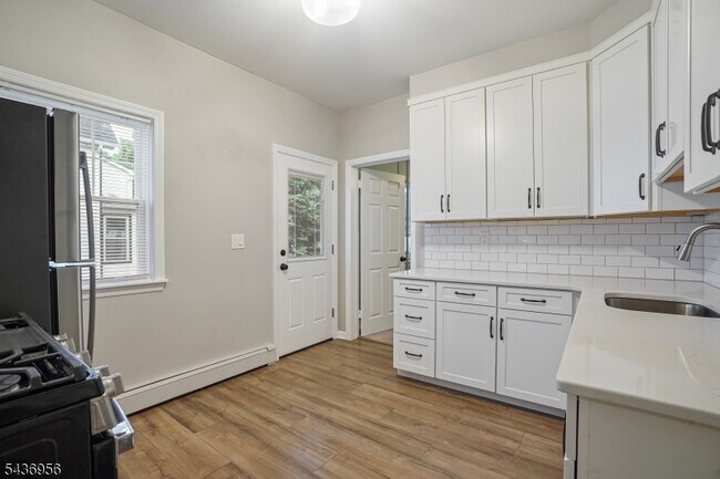 Building Photo - 42 N 21st St