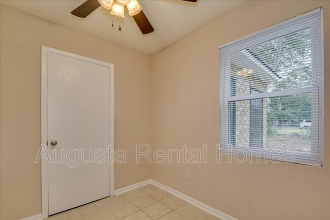 Building Photo - 331 Verdery Dr