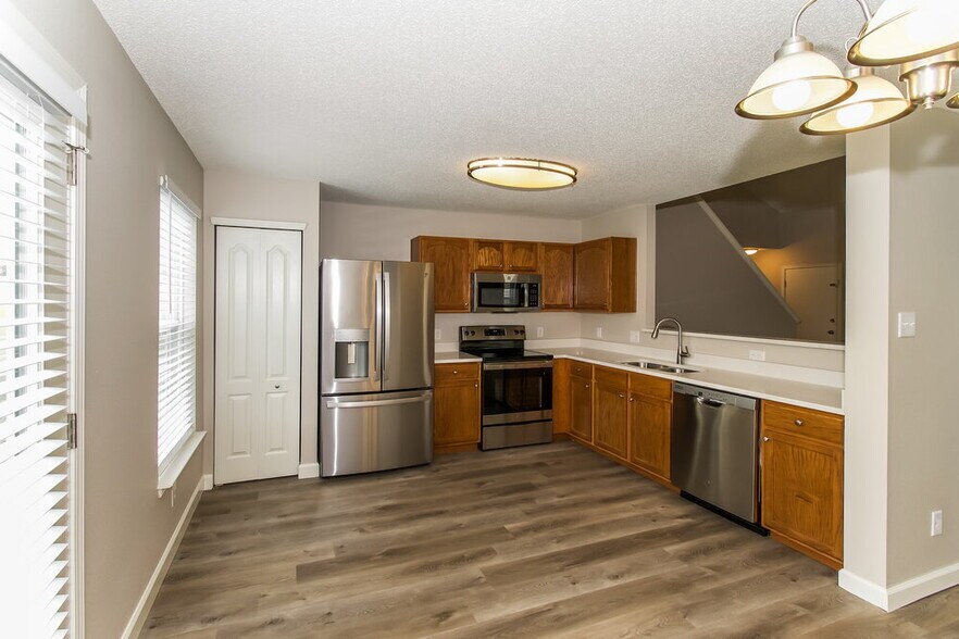 Building Photo - 6305 E Mariah Hill Ln