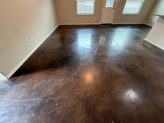 Building Photo - Luxury 3/2 Duplex in Seguin, Texas