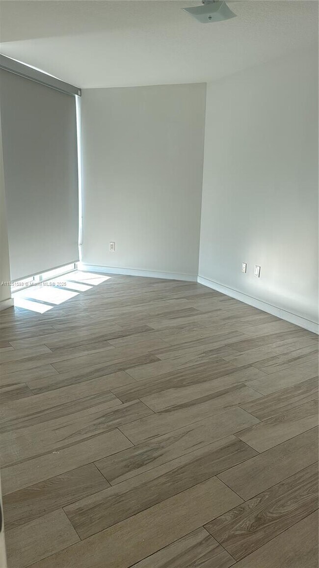 Building Photo - 6700 Indian Creek Dr