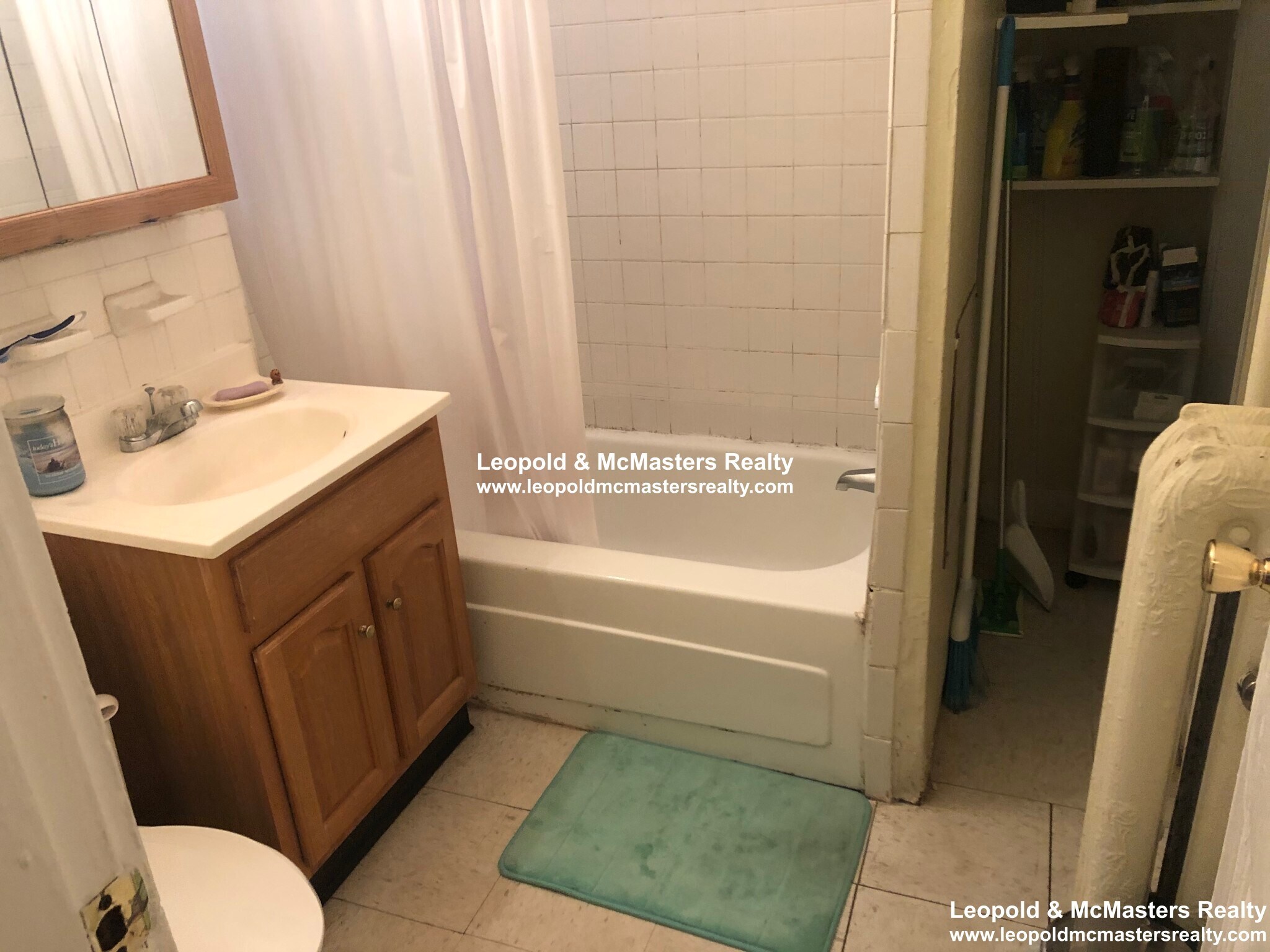 Building Photo - 38 Gardner St