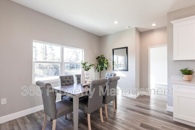 Building Photo - 5534 Fairlane Dr