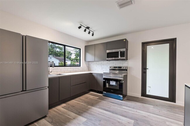 Building Photo - 25 NW 78th St