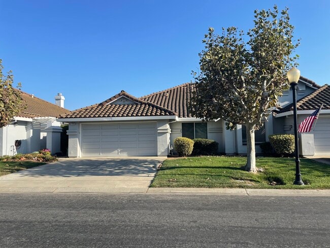 Primary Photo - 1788 Pinecone Ct