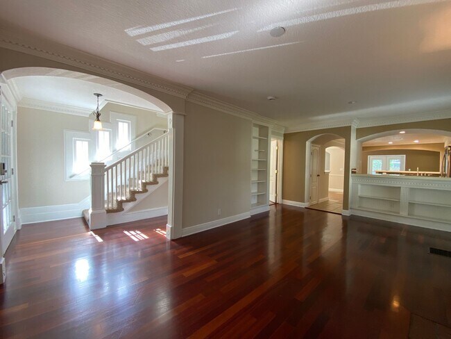 Building Photo - Charming 3 Bed, 3 Bath Home in Lake Davis/...