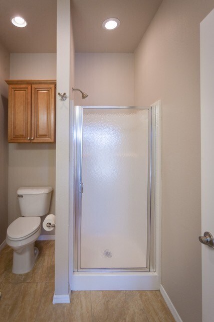 Building Photo - Beautiful duplex with granite countertops ...