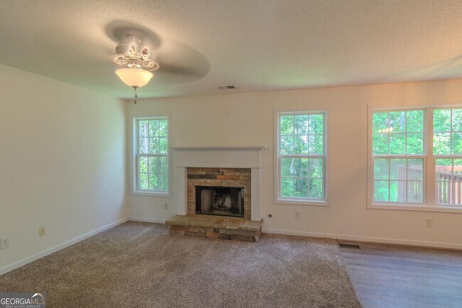 Building Photo - 28 Greystone Ridge