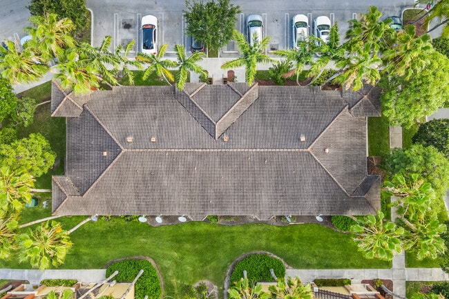 Building Photo - 3395 NE 9th Dr