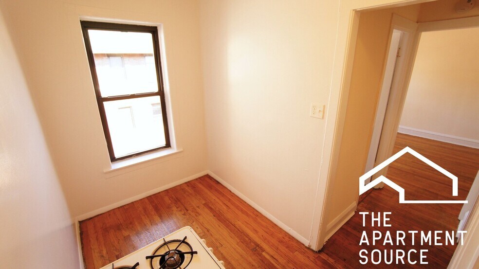 Building Photo - 3308 W Schubert Ave