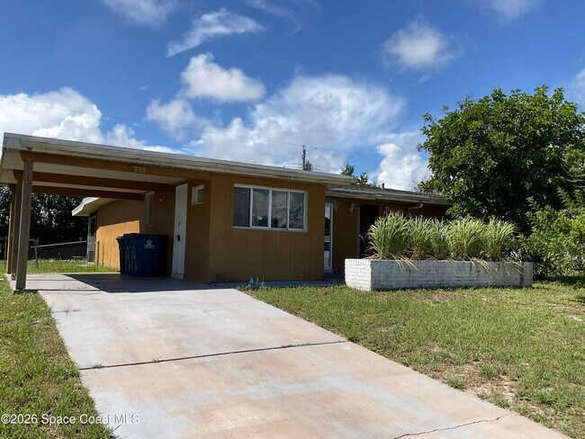 Building Photo - 753 Bianca Dr NE