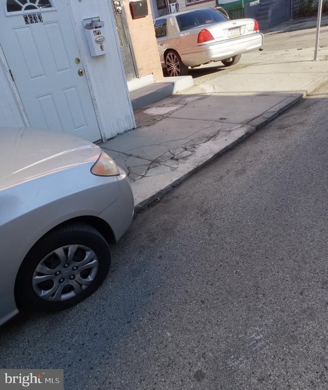 Building Photo - 5633 Elliott St