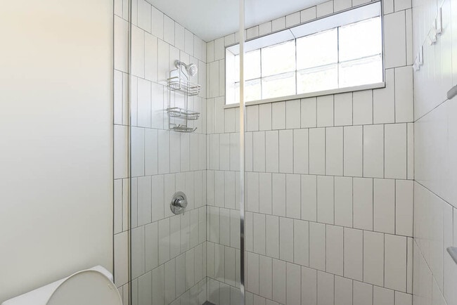 Building Photo - 954 W Grace St