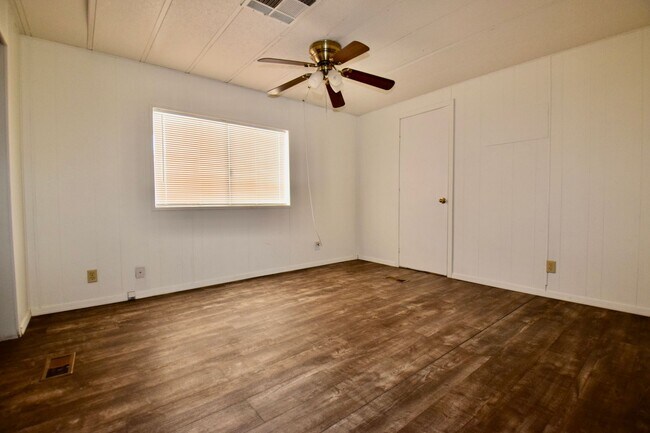 Building Photo - 3 bed 2 bath Mesa home in a quiet neighbor...