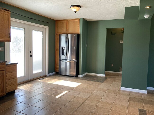 Building Photo - 812 Edgebrook Dr