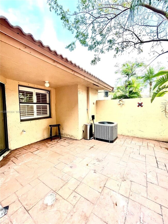 Building Photo - 11288 SW 9th Ct