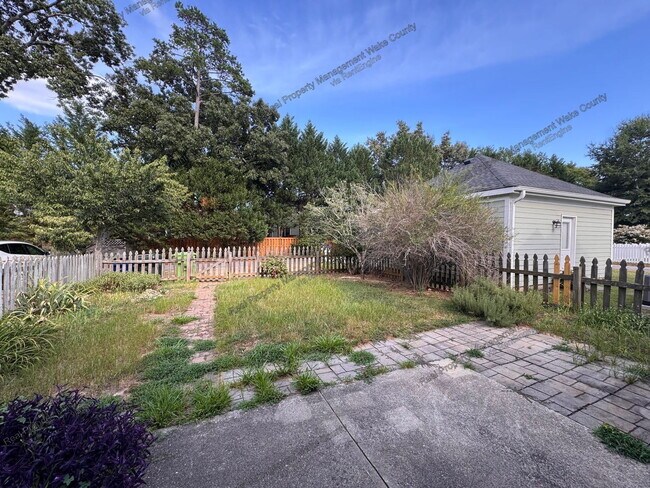 Building Photo - 10908 Connally Ln