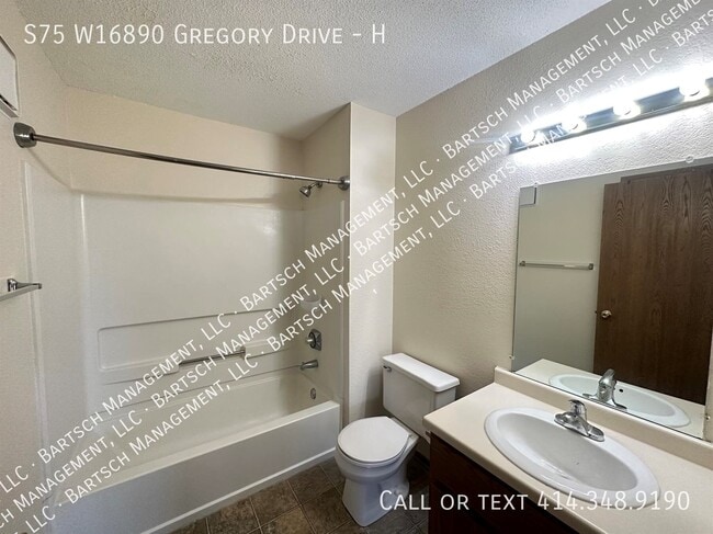 Building Photo - S75W16890-W16890 Gregory Dr
