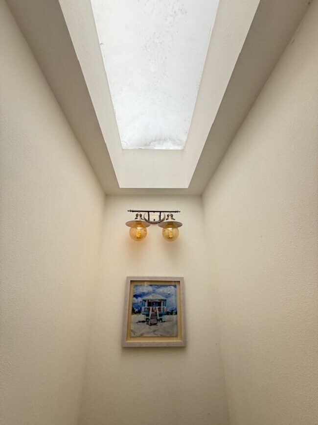 Building Photo - Unique Condo in Huntington Harbor