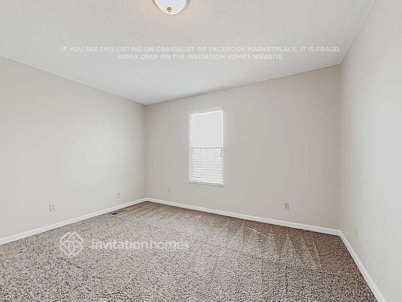 Building Photo - 2882 S Espana St