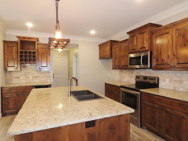 Building Photo - Stunning 4 Bedroom, 2 Bath Home in Lindale