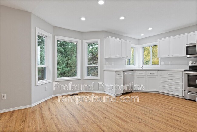 Building Photo - 7533 SW Applegate Dr