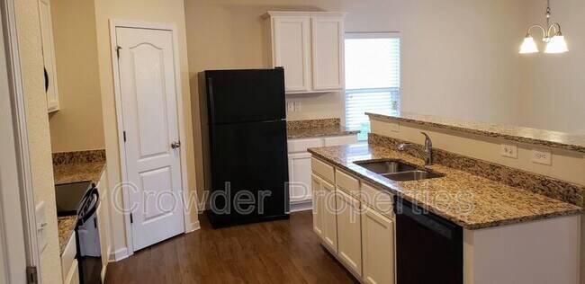 Building Photo - 8119 Paw Club Dr