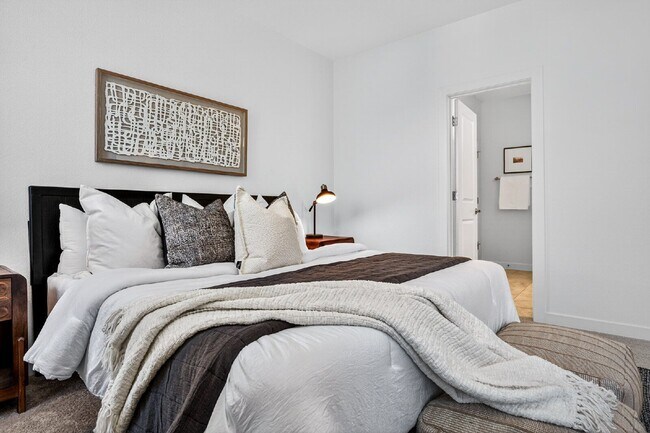 Building Photo - 6311 Stable View St