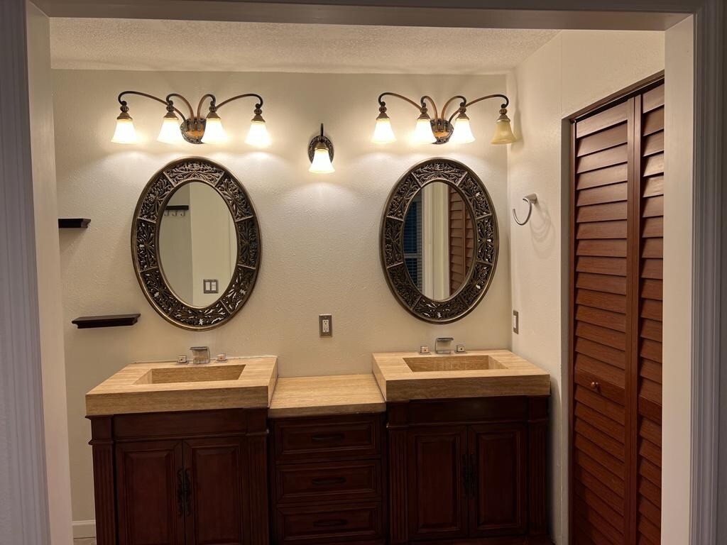 Building Photo - 5517 Interbay Blvd