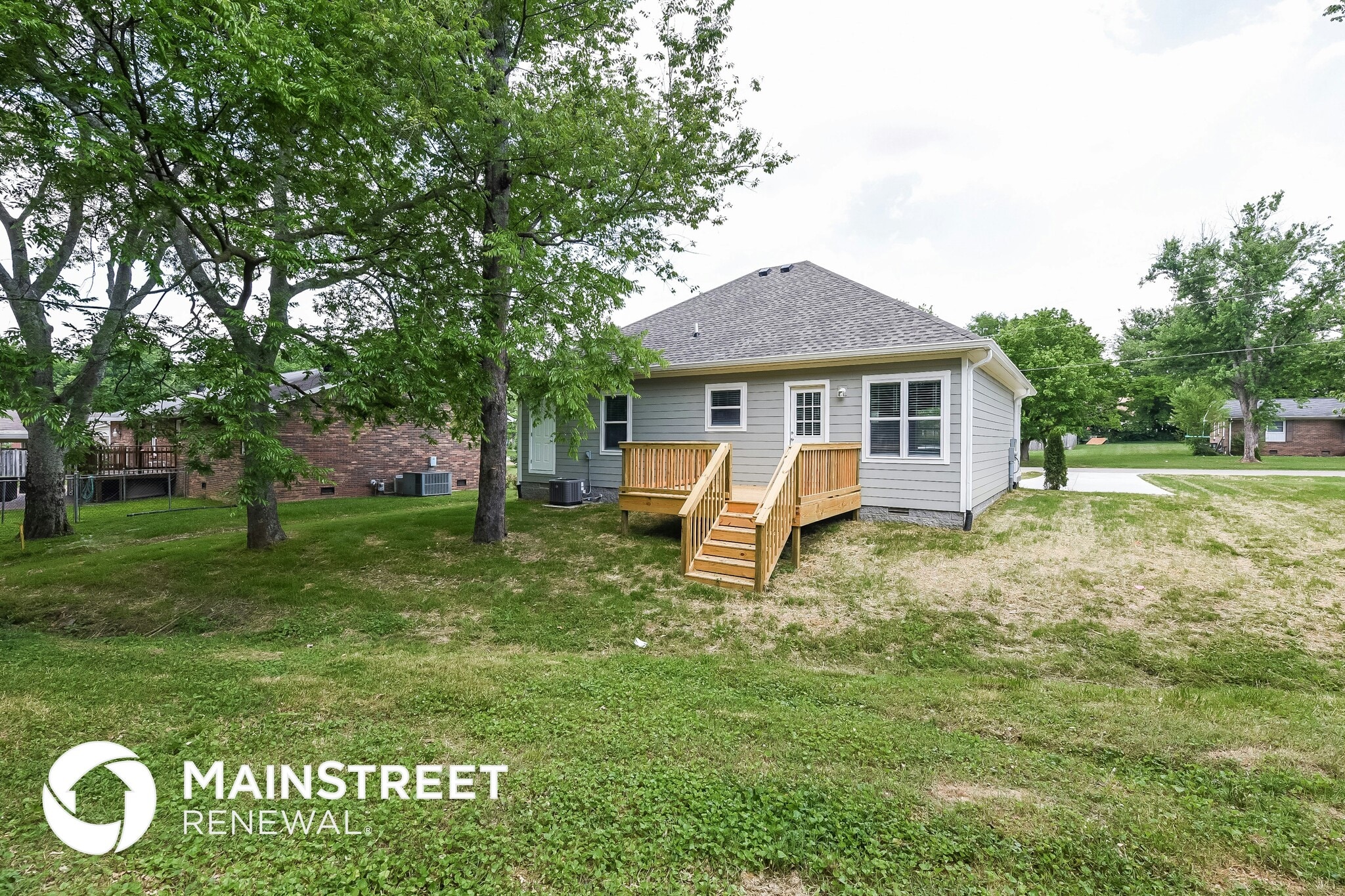 Building Photo - 120 Lynn Dr