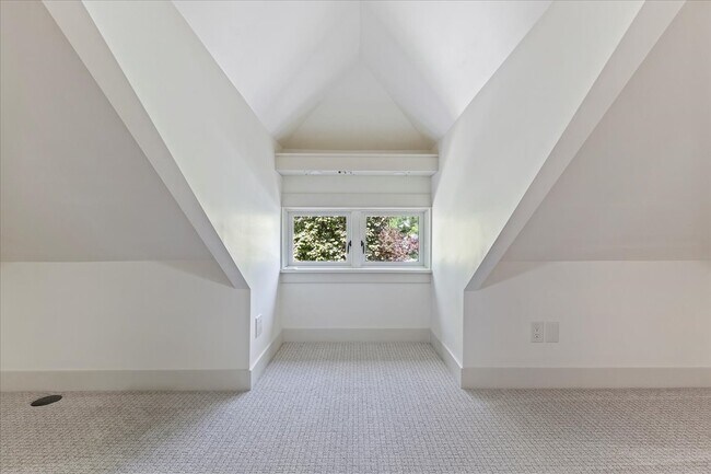 Building Photo - 1315 N 19th St