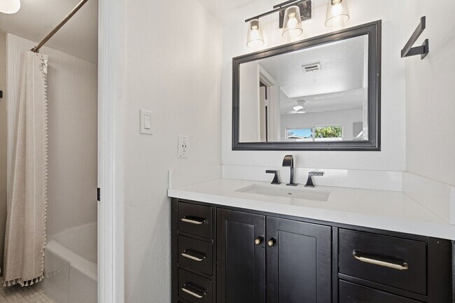 Building Photo - Short-Term Rentals OK *** Less than 2 mile...